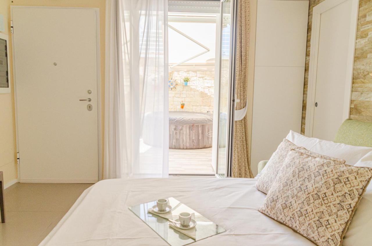 Apulialux Little Jem W Jacuzzi / 180 Steps From Sea Villa Polignano a Mare Exterior photo