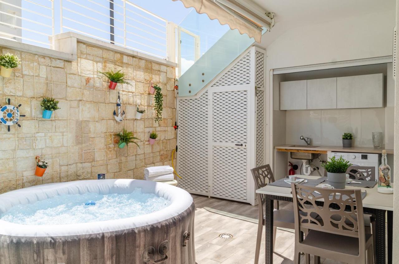 Apulialux Little Jem W Jacuzzi / 180 Steps From Sea Villa Polignano a Mare Exterior photo