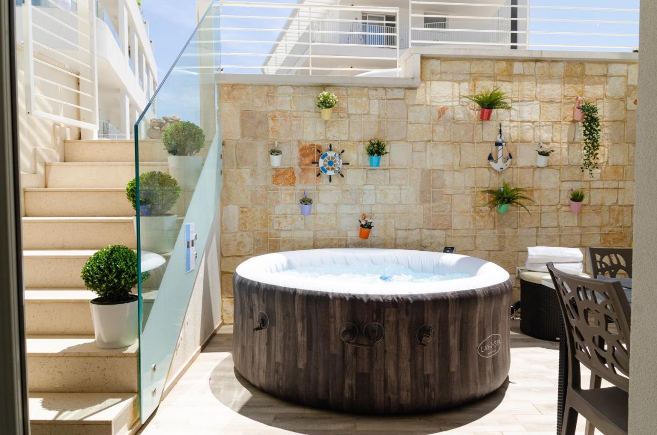 Apulialux Little Jem W Jacuzzi / 180 Steps From Sea Villa Polignano a Mare Exterior photo